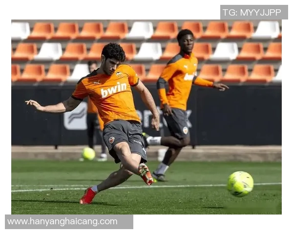 坎布尔与埃温FC的激烈对决揭示了球队实力与战术的较量